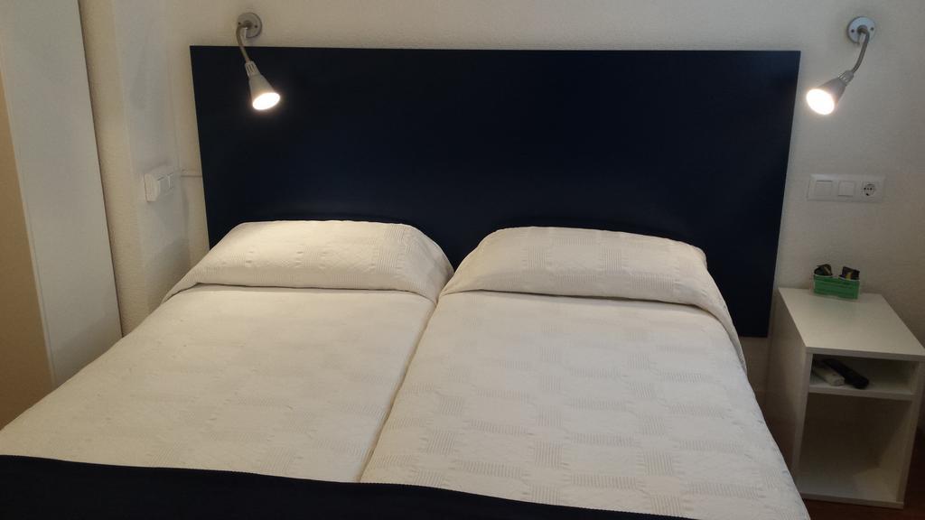 מדריד Hostal Santa Isabel מראה חיצוני תמונה