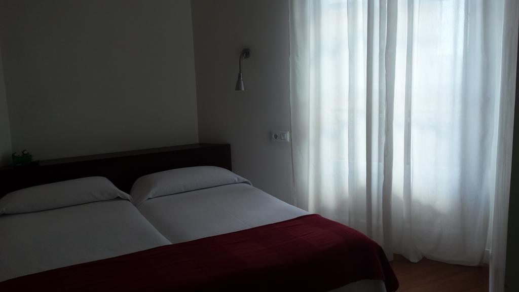 מדריד Hostal Santa Isabel מראה חיצוני תמונה