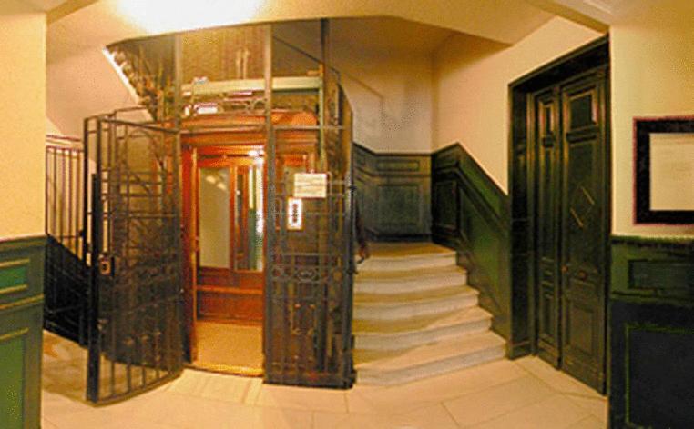 מדריד Hostal Santa Isabel מראה חיצוני תמונה
