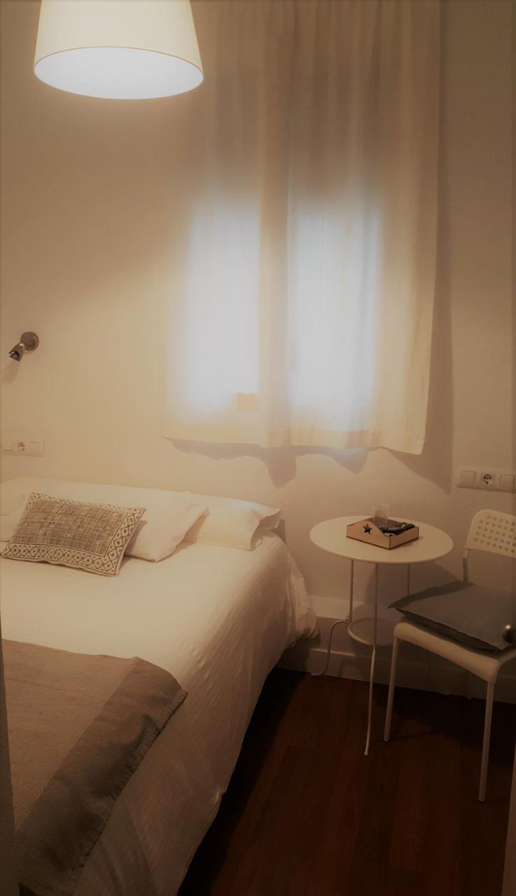 מדריד Hostal Santa Isabel מראה חיצוני תמונה