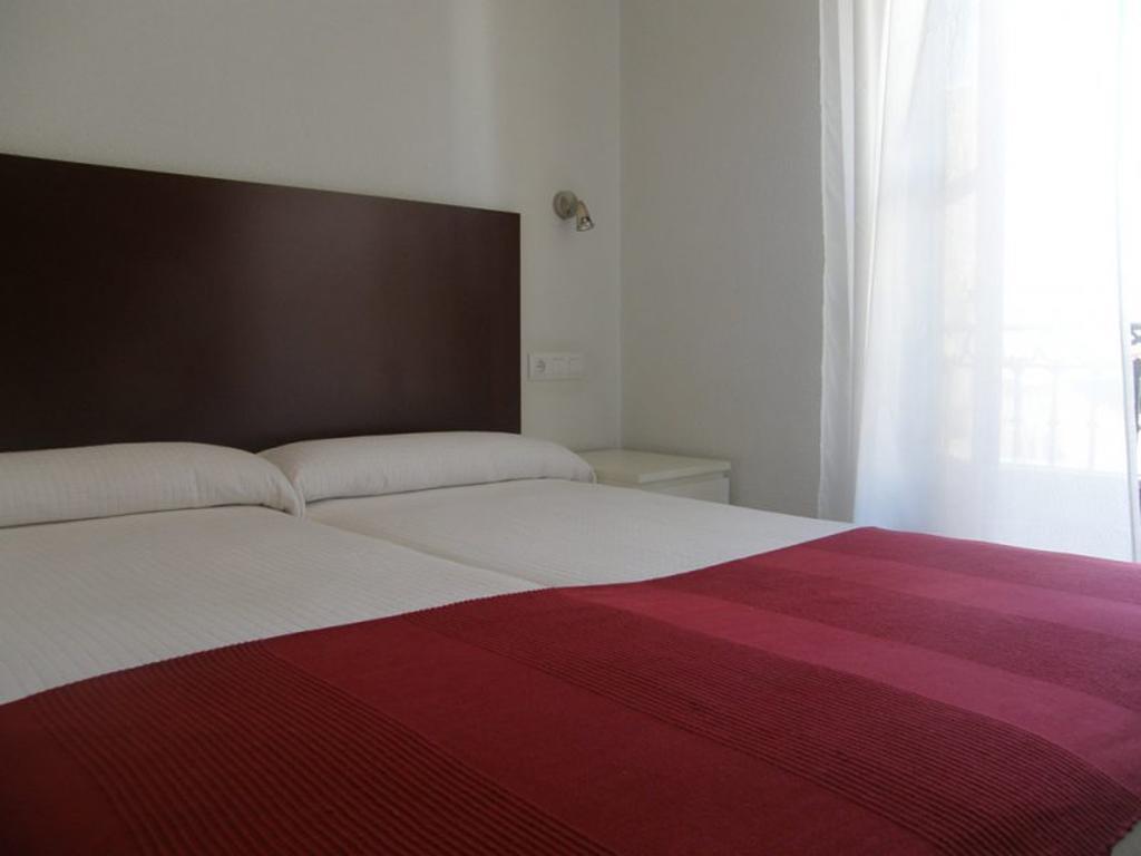 מדריד Hostal Santa Isabel חדר תמונה